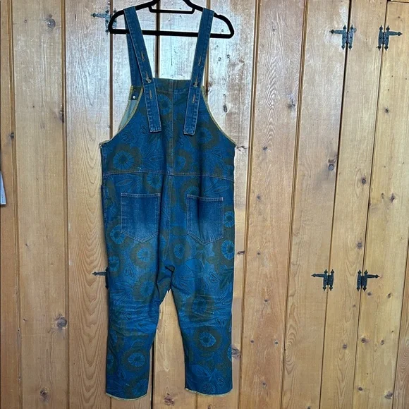 Oversized Distressed Floral Patterned Denim Overalls - Picture 5 of 7